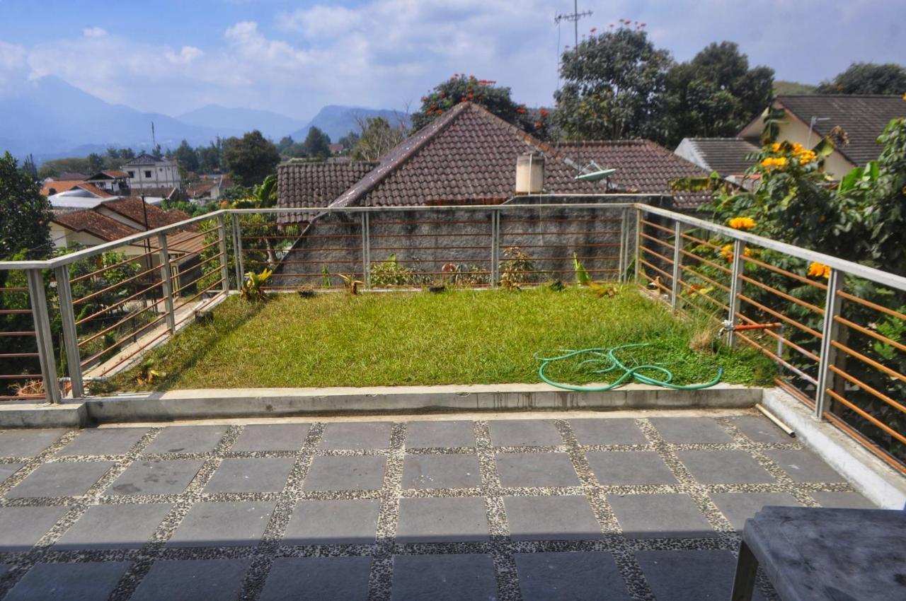 Dallil Putra Villa Lembang Exterior photo